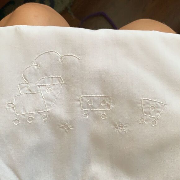 Vtg infant size white top with train embroidery - Picture 7 of 7